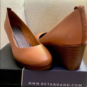 New Betabrand All Weather Hazel Chestnut Color Wedge Slip On Shoes Rare